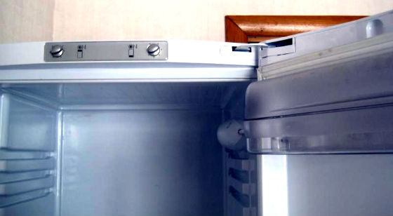 Перевесить двери холодильника в Королеве | Вызов мастера по холодильникам на дом